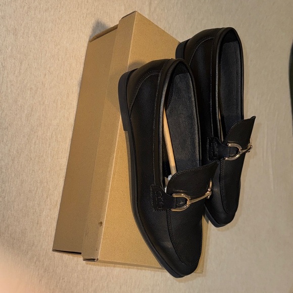 Steve Madden Black Loafers with Gold Accent - Picture 2 of 5